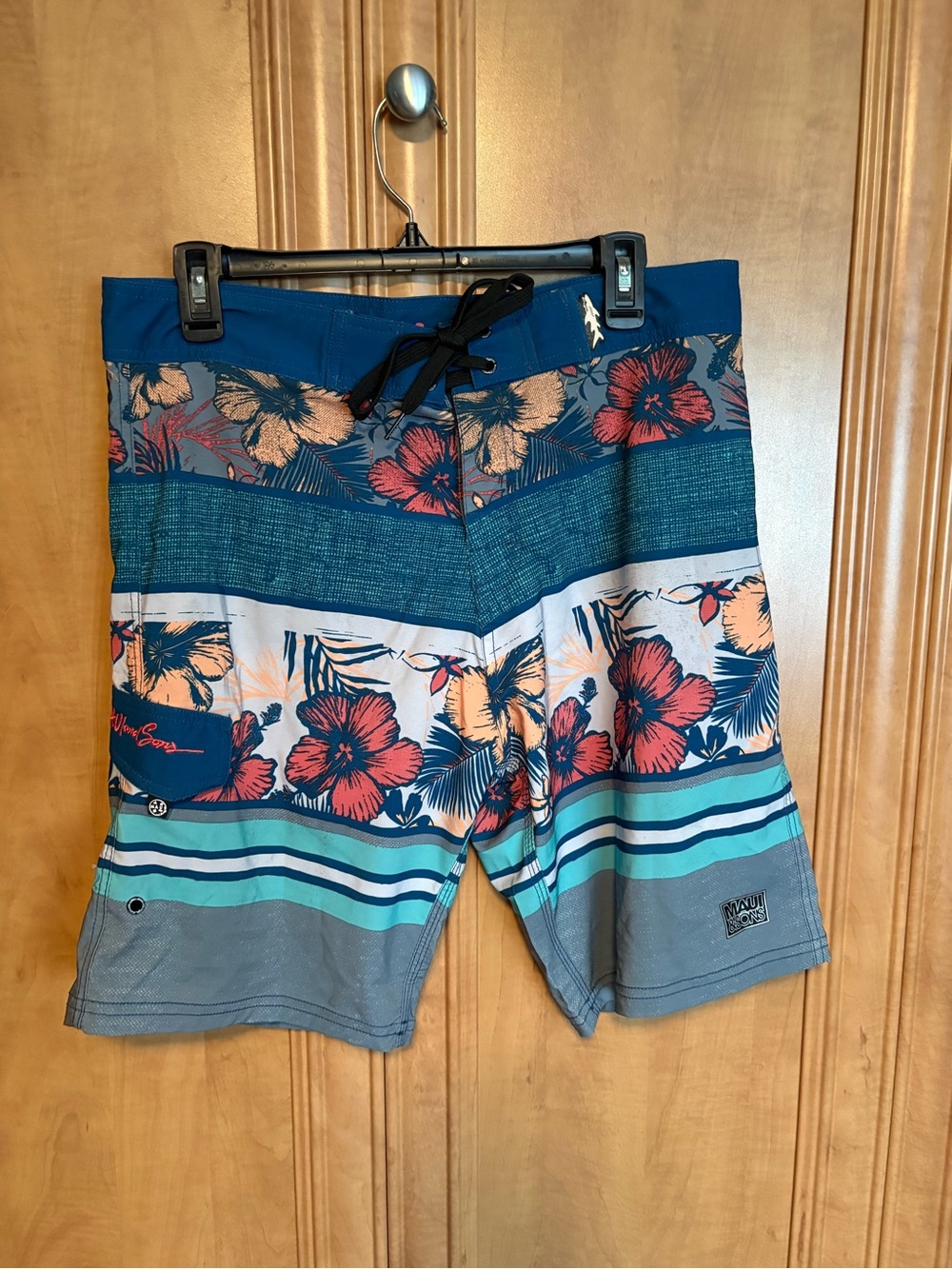 Maui and Sons Men's Blue Floral Stripe Boardshorts